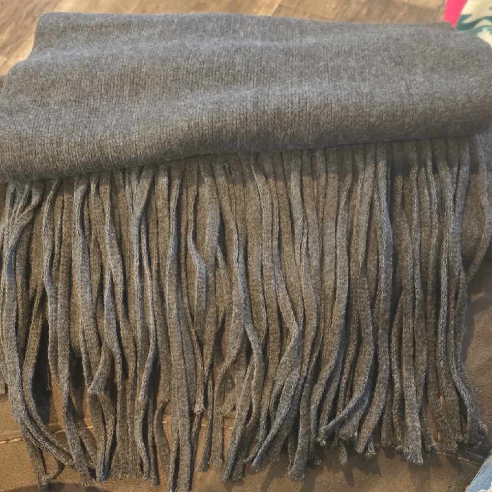Lucky Brand Gray Fringe Scarf
